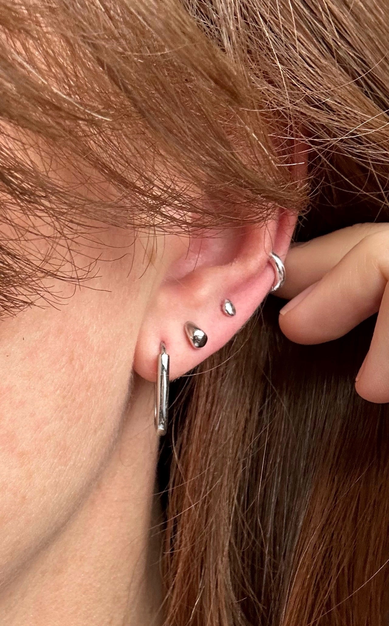 THE ELIZABETH HOOPS